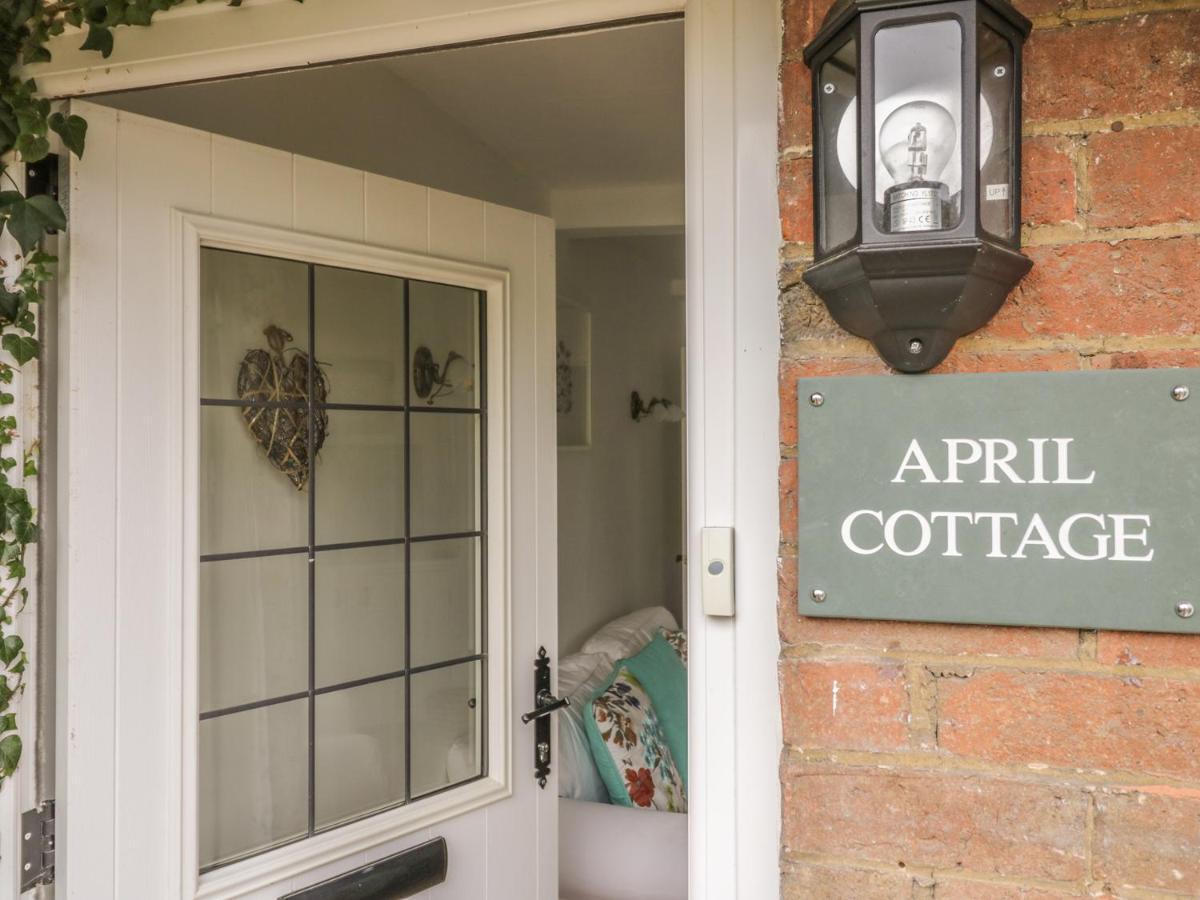 ברודוויי April Cottage מראה חיצוני תמונה