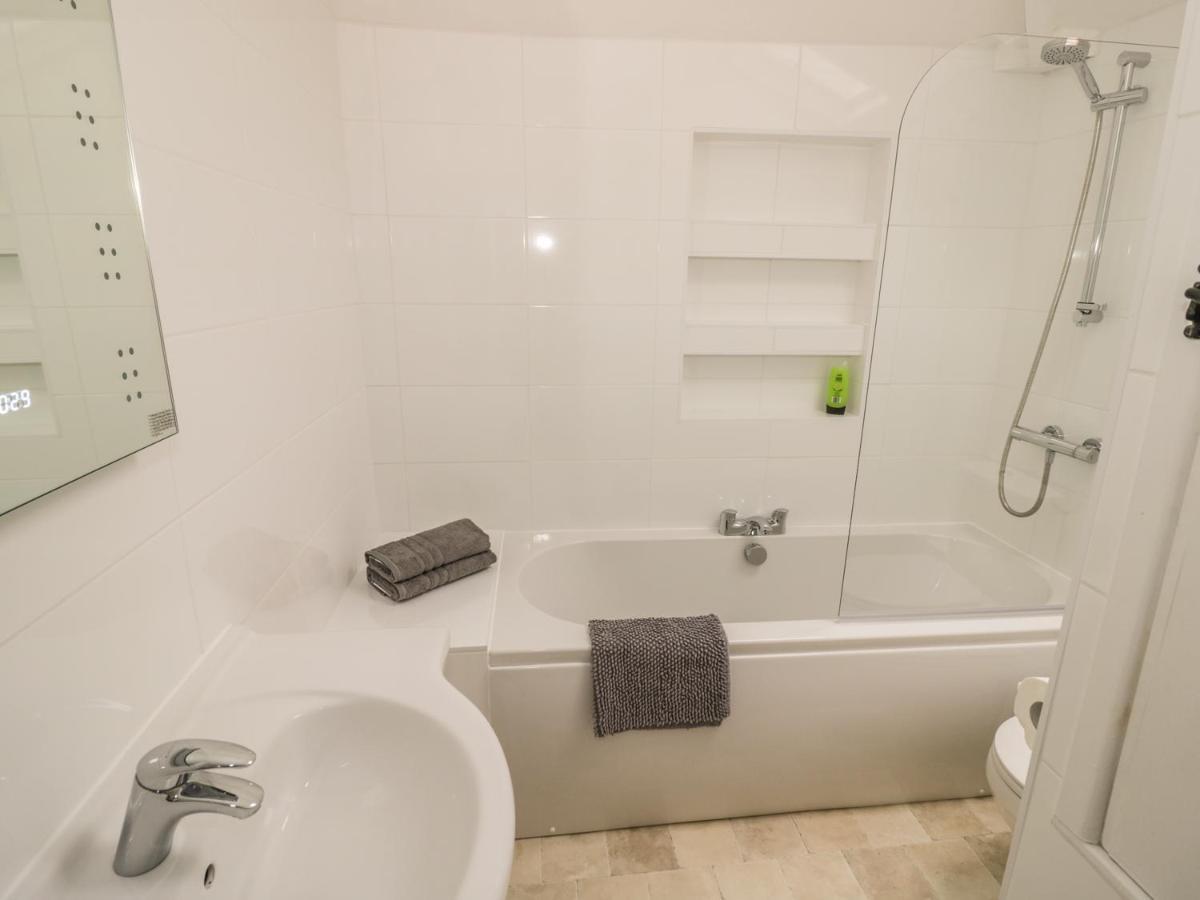 ברודוויי April Cottage מראה חיצוני תמונה